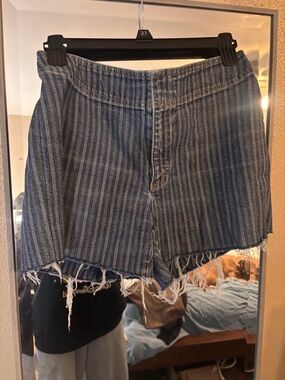 Liz Claiborne Striped Blue Denim Fringe-Hem Shorts